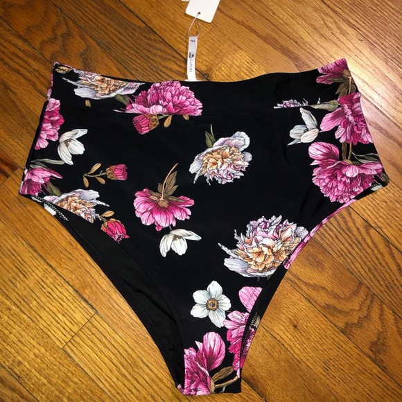 Bundle of swimwear - Picture 13 of 13